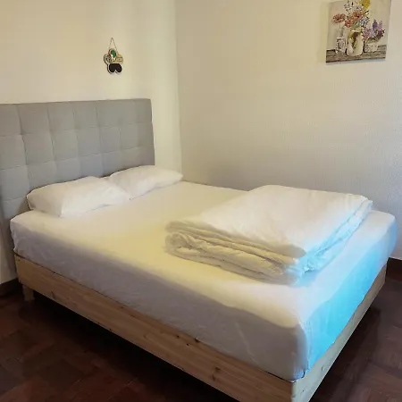 Cozy Room Near Metro & Airport Lisbon Exterior photo