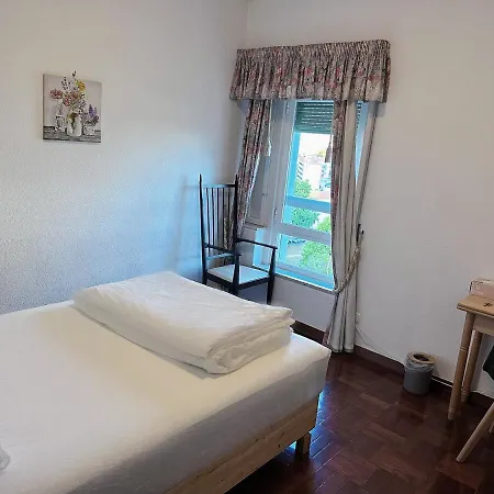 Cozy Room Near Metro & Airport Lisbon Exterior photo