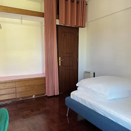 Cozy Room Near Metro & Airport Lisbon Exterior photo