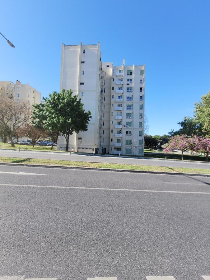 Cozy Near Metro & Airport Accommodatie bij particulieren